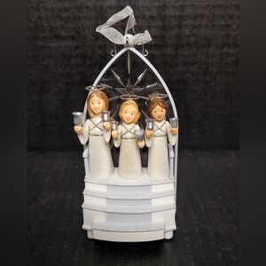 2003 Hallmark Keepsake Ornament Angels We Heard